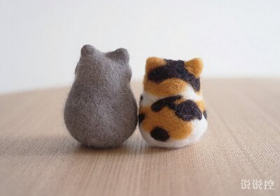 逗比說(shuō)說(shuō)帶圖片：太久沒(méi)牽手了，連拿個(gè)泡椒鳳爪都覺(jué)得溫柔