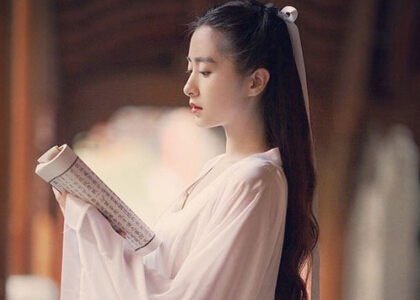 古典說說大全帶圖片：往日情懷釀作酒，換我余生長醉不復(fù)憂