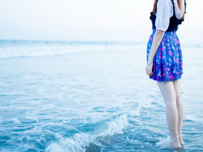 失戀傷感說說帶圖片：離開你我過得很好，假裝一切都很好