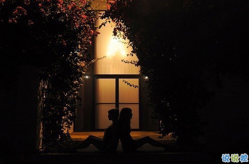 女生傷感說(shuō)說(shuō)真情流露帶圖片 短一點(diǎn)的女生說(shuō)說(shuō)心碎難過(guò)10