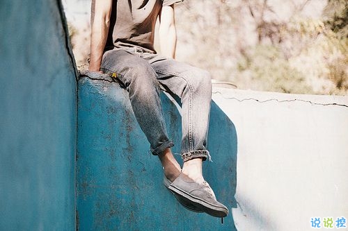 一個(gè)人獨(dú)處時(shí)候的孤獨(dú)是什么感覺(jué)呢？5