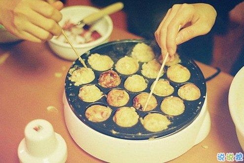 關于感情中的愛恨情仇的傷感句子帶圖片 其實你并沒有那么堅強4