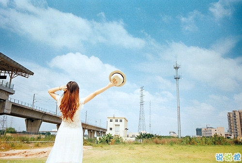 一個人掙扎的說說傷感心累帶圖片 睡不著心里不舒服的說說12