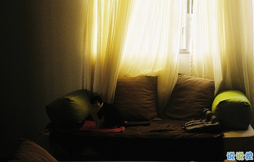 2019心里難受的說(shuō)說(shuō)帶圖片 一絲絲難過(guò)的朋友圈說(shuō)說(shuō)6