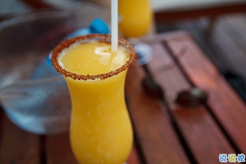 2019四月朋友圈小清新句子帶圖片 四月你好淡淡的陽(yáng)光淡淡的風(fēng)10