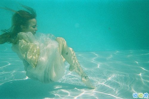 痛到心碎的傷感說說配圖 生活很現(xiàn)實(shí)的傷感說說3