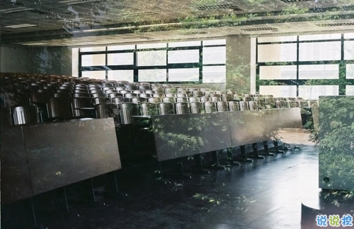 傷感句子表達心情低落難過 人生就是大鬧一場悄然離去2