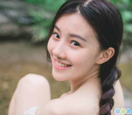 想哭又傷感的帶圖片說說2018 帶著心痛的的說說心涼1