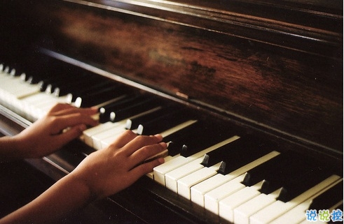 突然一瞬間悲傷難過的傷感說說帶圖片 抖音上很火的觸動(dòng)人心的傷感說說11