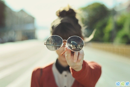 霸氣個(gè)性說說帶圖片情感有關(guān)的 很火爆的微信霸氣說說配圖2