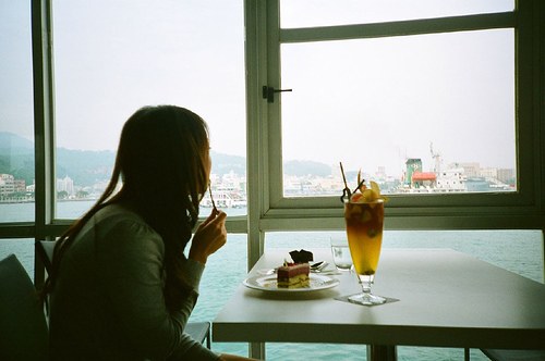 關(guān)于愛情的傷感句子 愛情教會(huì)了我們一些東西的經(jīng)典句子1