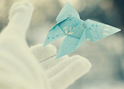 一個人感到孤獨寂寞時發(fā)的說說帶圖片 一個人只要學(xué)會了回憶就再不會孤獨5