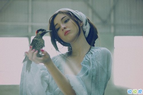 在你傷感難過時一下子戳中你內(nèi)心的圖片句子 時光怎么讓愛笑的人哭了14