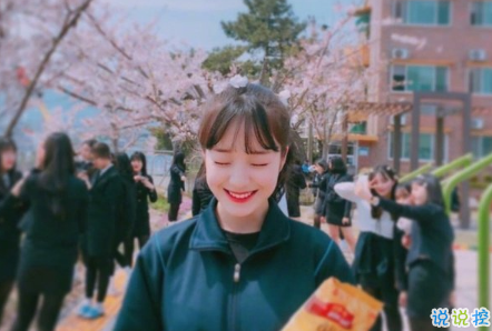 畢業(yè)的句子簡(jiǎn)單到哭的帶圖片大全 2018畢業(yè)的傷感句子帶圖片2