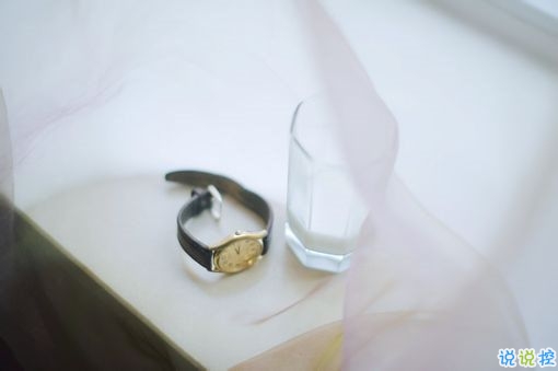 分手后失戀傷感難過的圖片說說 我就要飄起來了然后就離開13