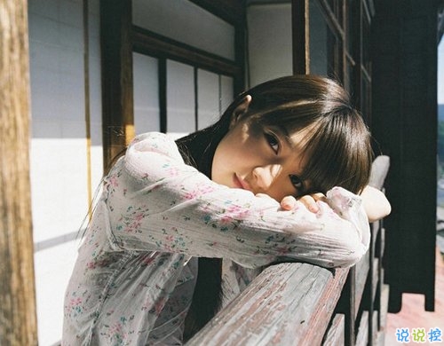 唯美又經(jīng)典的青春成長說說帶圖片 不予時光度流年4