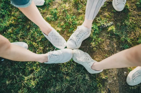 致閨蜜心情圖片說說帶字:感謝在最美的年華遇見你1