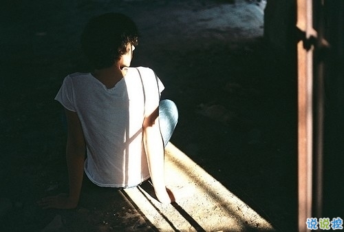 一個人跨年的傷感說說帶圖片 2019年跨年說說傷感有點想哭2