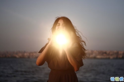 表達(dá)愛意的唯美句子配圖 肯定能打動(dòng)你心的唯美說說帶圖片8