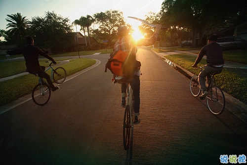 正能量的說(shuō)說(shuō)大全簡(jiǎn)單干凈帶圖片 微信早晚安的勵(lì)志句子配圖9