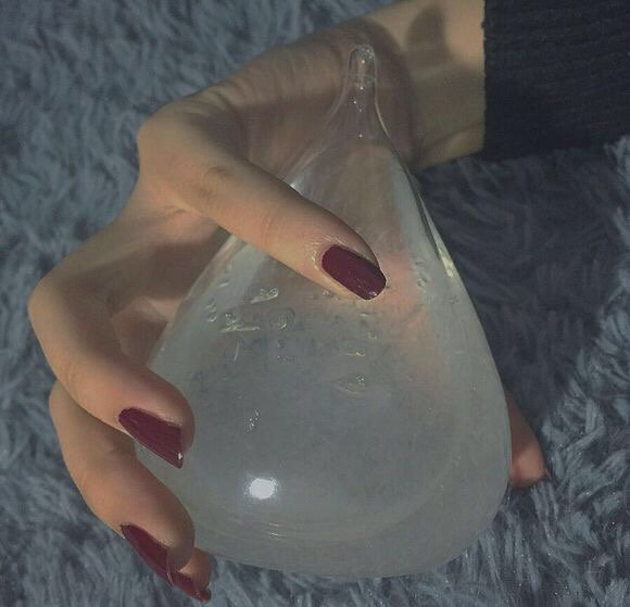 關(guān)于愛情和喜歡一個(gè)人的心事的經(jīng)典圖片說說1