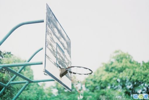 一個(gè)人獨(dú)處時(shí)的孤獨(dú)寂寞的說說帶圖片 你有看過凌晨三點(diǎn)的星星嗎12