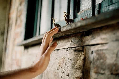 讓人難過傷感愛情說說帶圖片 差一點(diǎn)就抱住他了我再睡一會兒試試3