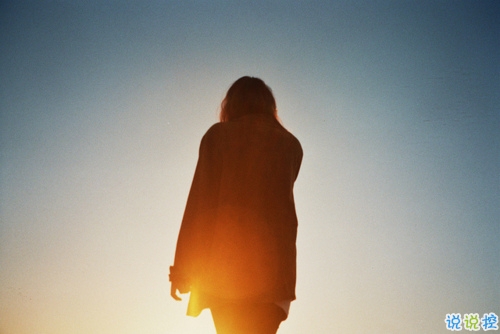 痛到心碎的傷感說說配圖 生活很現(xiàn)實(shí)的傷感說說2