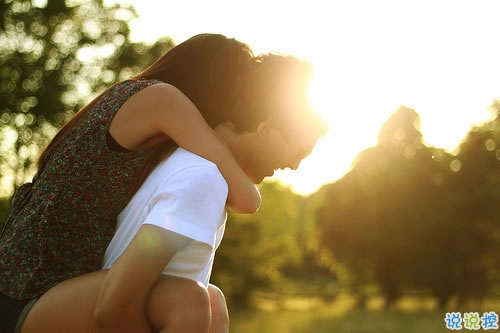 與愛(ài)情有關(guān)的微博說(shuō)說(shuō)精選：我不想因?yàn)閻?ài)情，而拒絕整個(gè)世界9