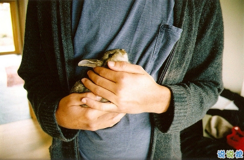 睡前一條朋友圈的經(jīng)典說(shuō)說(shuō)帶圖片 比愛(ài)更深刻經(jīng)典說(shuō)說(shuō)12