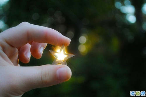 青春勵(lì)志經(jīng)典說(shuō)說(shuō)大全帶圖片 好聽(tīng)又特別有哲理的一些話1