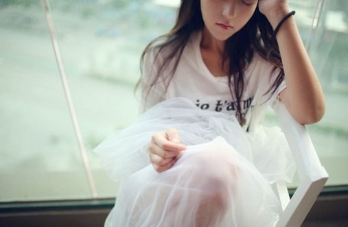 美到讓人窒息的超唯美說說帶圖片 我總是躲在夢(mèng)與季節(jié)的深處1