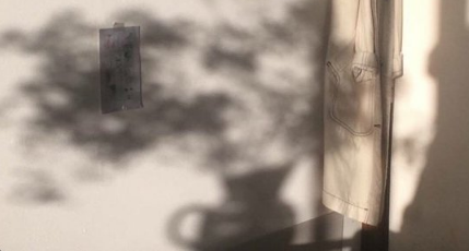 忽而夏至的悲傷日記的傷感說說配圖 你最美的青春都在陪他吃苦6