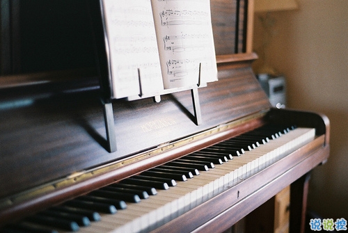 一句話經(jīng)典愛情說說帶圖片 長大后我們都得學(xué)會的愛情哲理14