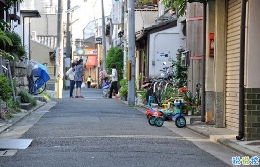 簡(jiǎn)簡(jiǎn)單單很干凈的愛(ài)情說(shuō)說(shuō)帶圖片 該留下來(lái)的人總會(huì)一直在的12