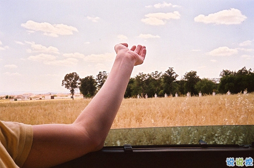 有種淡淡心酸的個(gè)性說(shuō)說(shuō)帶圖片 文字控喜歡的文藝個(gè)性說(shuō)說(shuō)配圖2