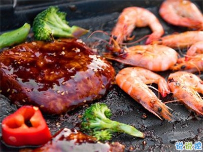 戶外燒烤的開(kāi)心說(shuō)說(shuō)帶圖片 周末一群人燒烤的心情說(shuō)說(shuō)3