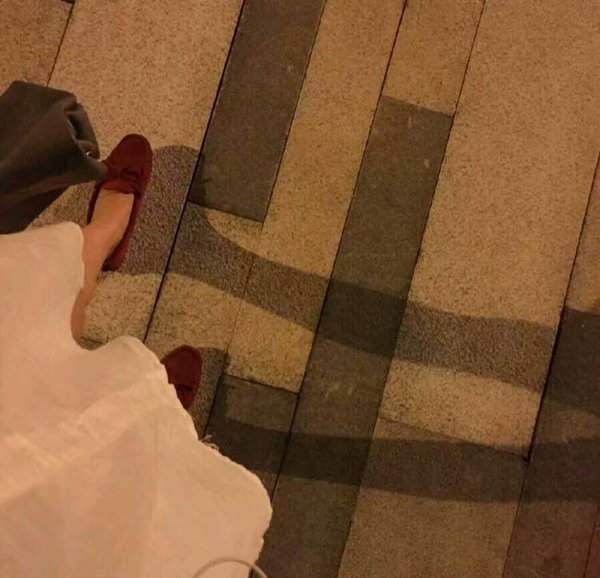 關(guān)于愛情和喜歡一個(gè)人的心事的經(jīng)典圖片說說6