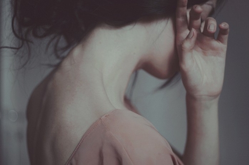 痛到快不能呼吸的傷感說說帶圖片 感到心情低落時(shí)發(fā)的說說1