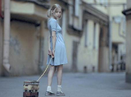 愛情治愈系文字說說加配圖2018最新版 人潮擁擠你自然而然的牽起我的手13