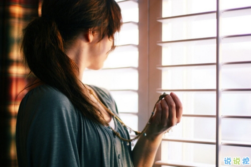 讀起來讓人心痛的情感句子帶圖片 最痛苦的不是不曾擁有而是差一點就可以。9