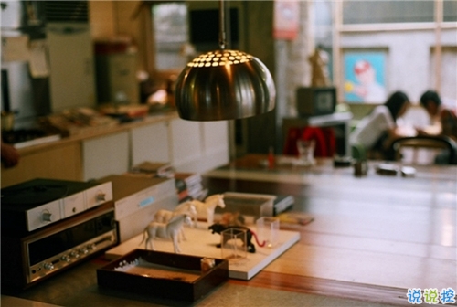 突然一瞬間悲傷難過的傷感說說帶圖片 抖音上很火的觸動(dòng)人心的傷感說說6