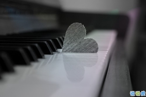 有種淡淡心酸的個(gè)性說(shuō)說(shuō)帶圖片 文字控喜歡的文藝個(gè)性說(shuō)說(shuō)配圖13