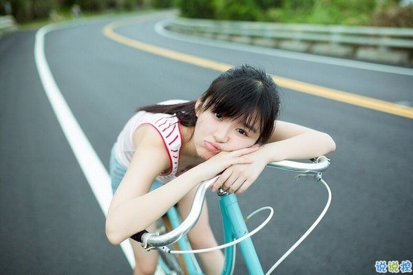 關(guān)于那些悄悄喜歡一個人的心情的心酸句子和圖片13