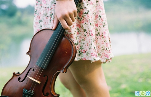 一個(gè)人深夜流淚的傷感說(shuō)說(shuō) 失戀了無(wú)法走出來(lái)的傷心說(shuō)說(shuō)2