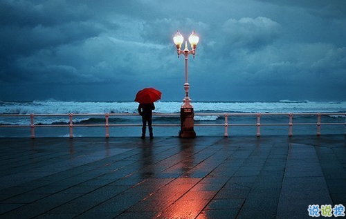 女生傷感說(shuō)說(shuō)真情流露帶圖片 短一點(diǎn)的女生說(shuō)說(shuō)心碎難過(guò)2