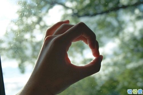 滿懷憂傷感到難過(guò)的傷感句子 心里很難過(guò)但是不能說(shuō)出來(lái)的傷感句子1