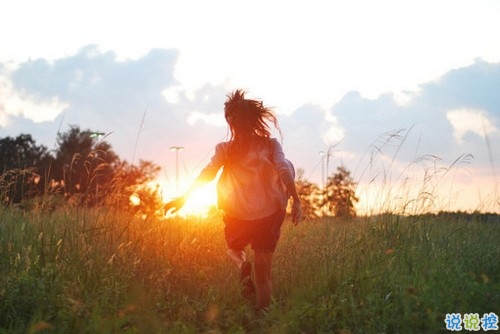 寫給即將到來的八月的很經(jīng)典的哲理說說帶圖片 七月再見八月你好14