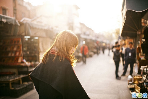 很傷感的非主流經(jīng)典傷感說(shuō)說(shuō) 一瞬間淚流滿面的傷感非主流說(shuō)說(shuō)2