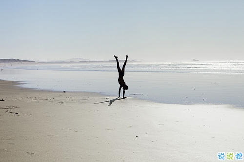 關(guān)于愛情中的失望和難受的說說帶圖片 失望攢夠了我自然會走11